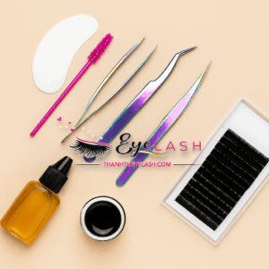 thanh tu eyelash banner